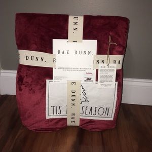 🎄Rae Dunn Queen Sized ‘Tis The Season” Blanket 🎄